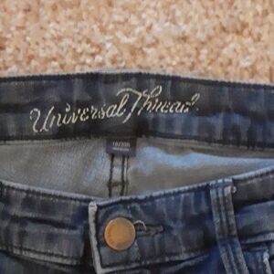 Universal Thread Women's Mid-Rise   Skinny Blue Jeans